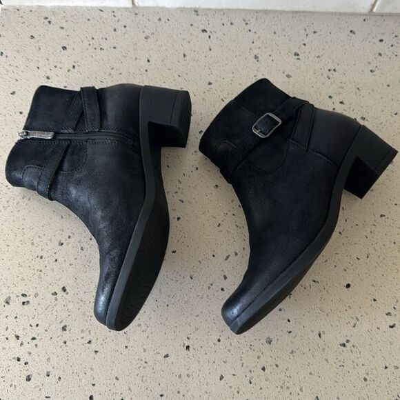 Dansko Women's Size 38 Leather Black Ankle Booties Boots Side Zip Closure EUC - Picture 4 of 12